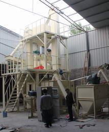 河南原陽(yáng)綠?？?中型顆粒飼料機(jī)組